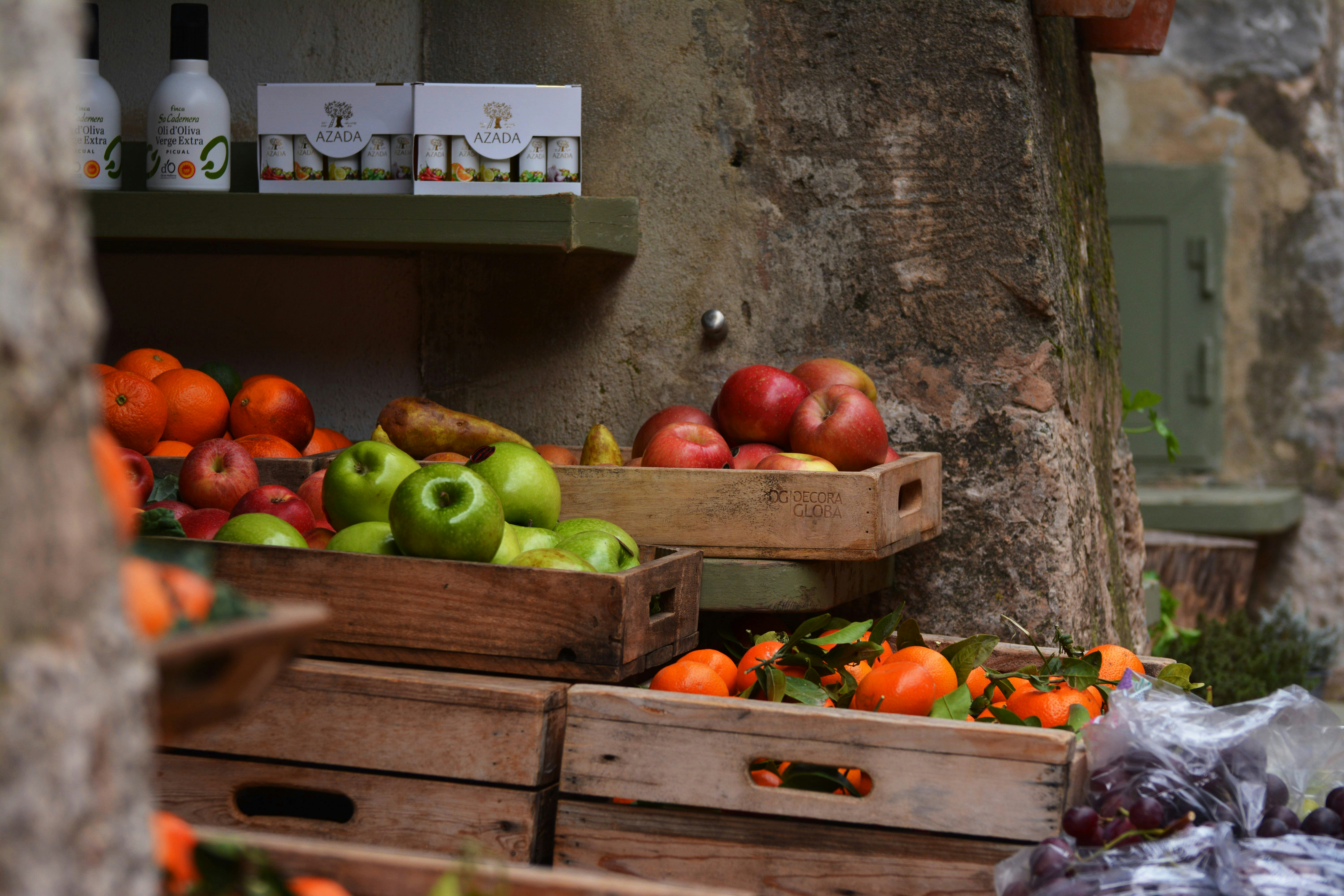 Seasonal Fruit Box